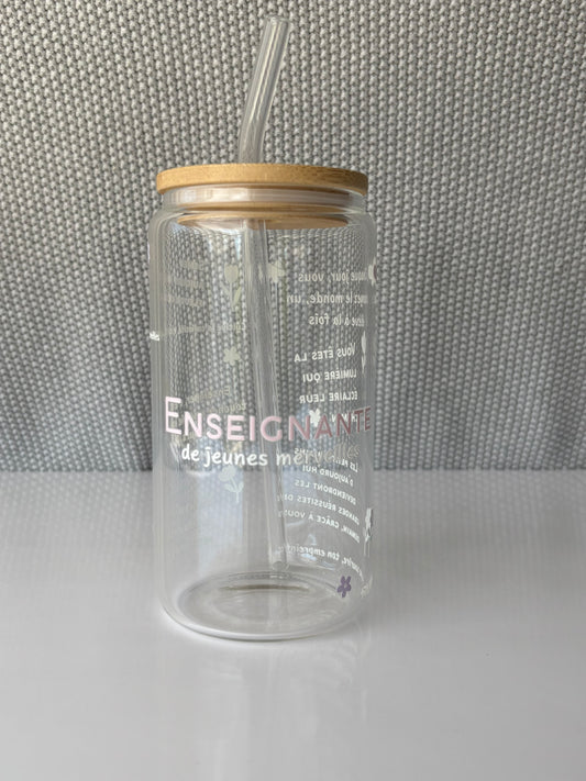 Tumbler en verre avec couvercle et paille (16 oz) - Enseignante de jeunes merveilles pastel 💜