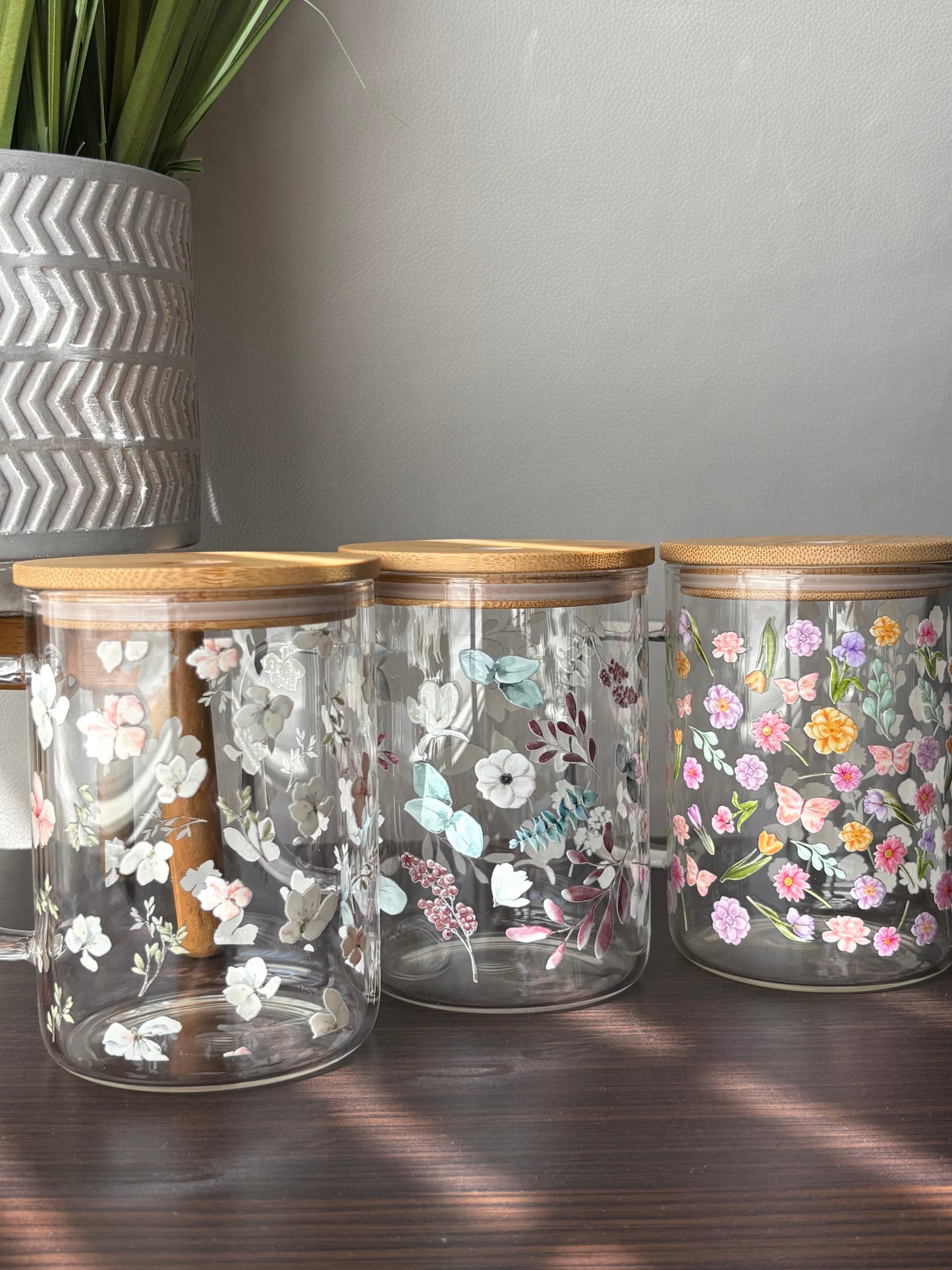 Tasse en verre avec couvercle et paille (17 oz) - Douceur de printemps 🌼🌿💛
