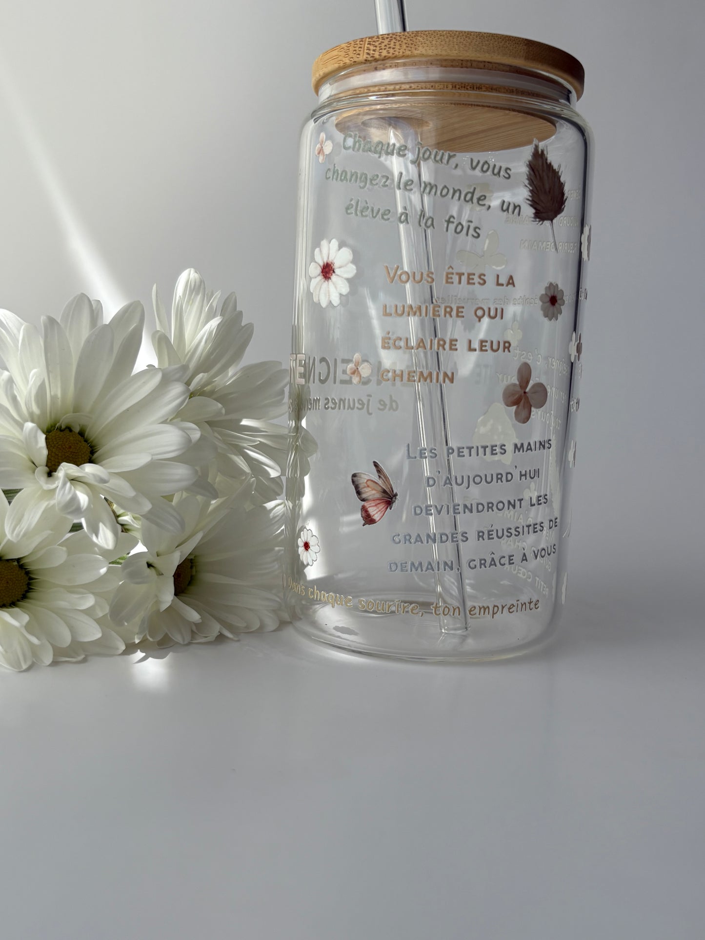 Tumbler en verre avec couvercle et paille (16 oz) - Enseignante de jeunes merveilles 🤎