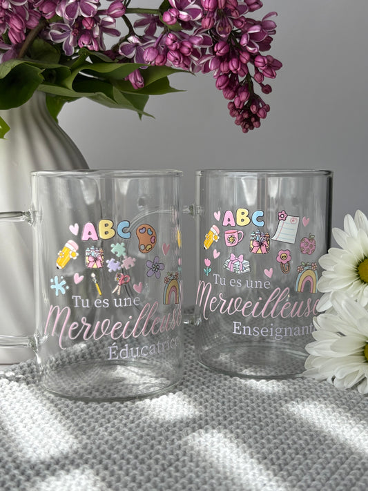 Tasse en verre (12 oz) - Merveilleuse éducatrice 🧸