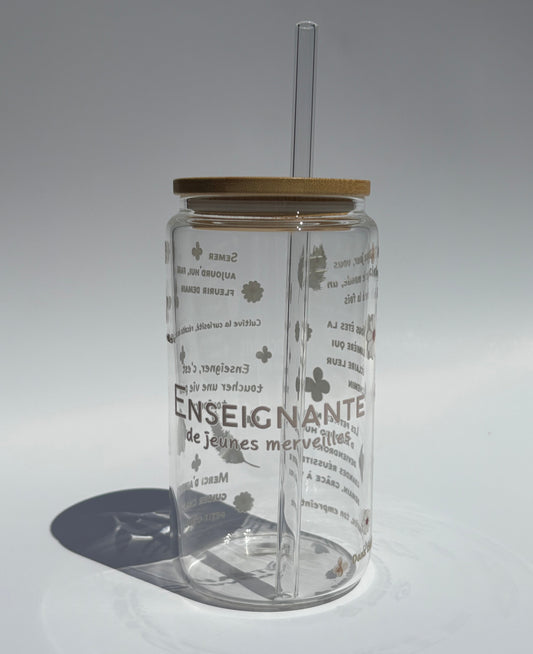 Tumbler en verre avec couvercle et paille (16 oz) - Enseignante de jeunes merveilles 🤎