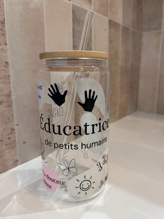 Tumbler en verre avec couvercle et paille (16 oz) - Éducatrice de petits humains 👩🏫