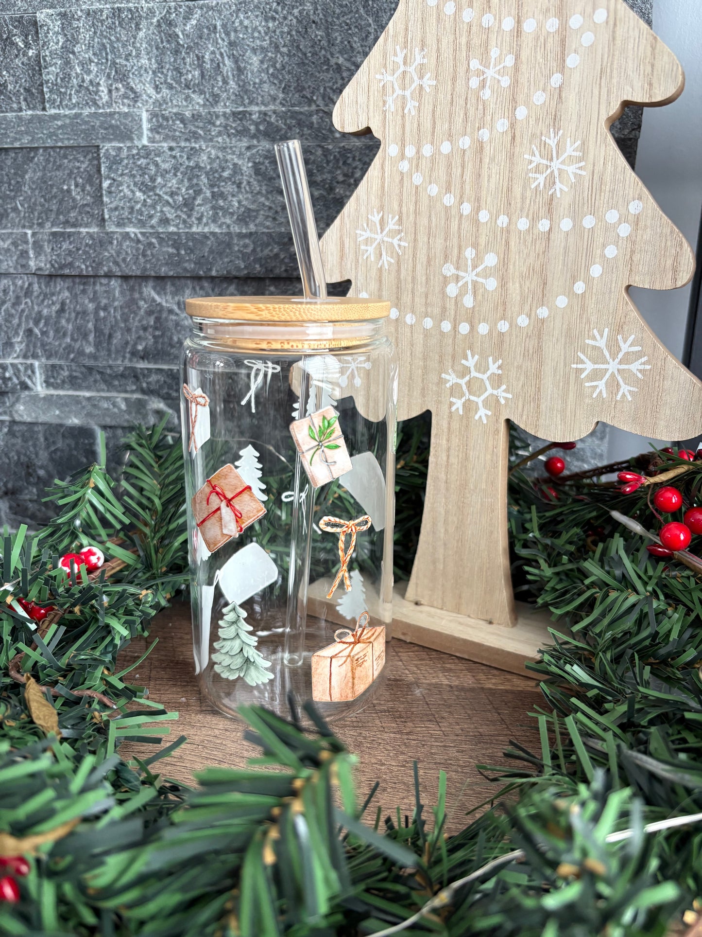 Tumbler en verre avec couvercle et paille (16 oz) - Sous le sapin 🎁🎄