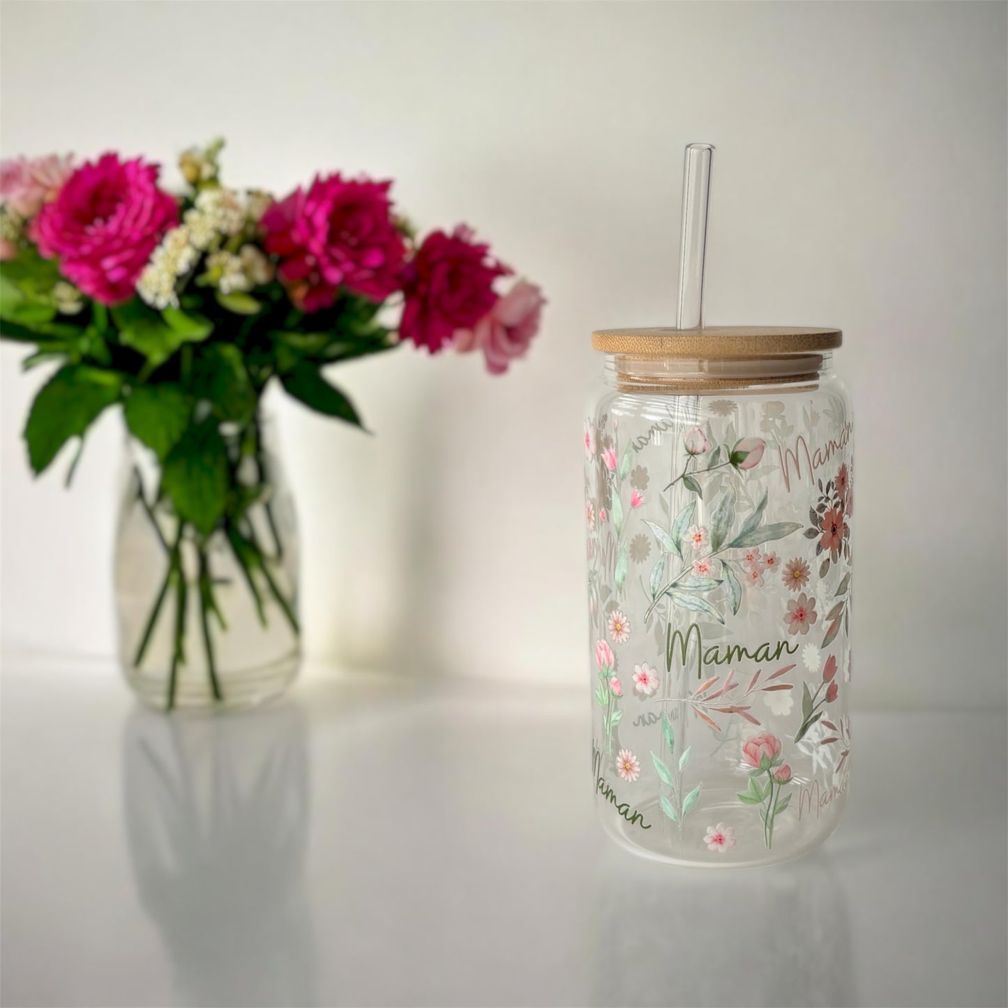 Tumbler en verre avec couvercle et paille (16 oz) - Maman 🌿🌸