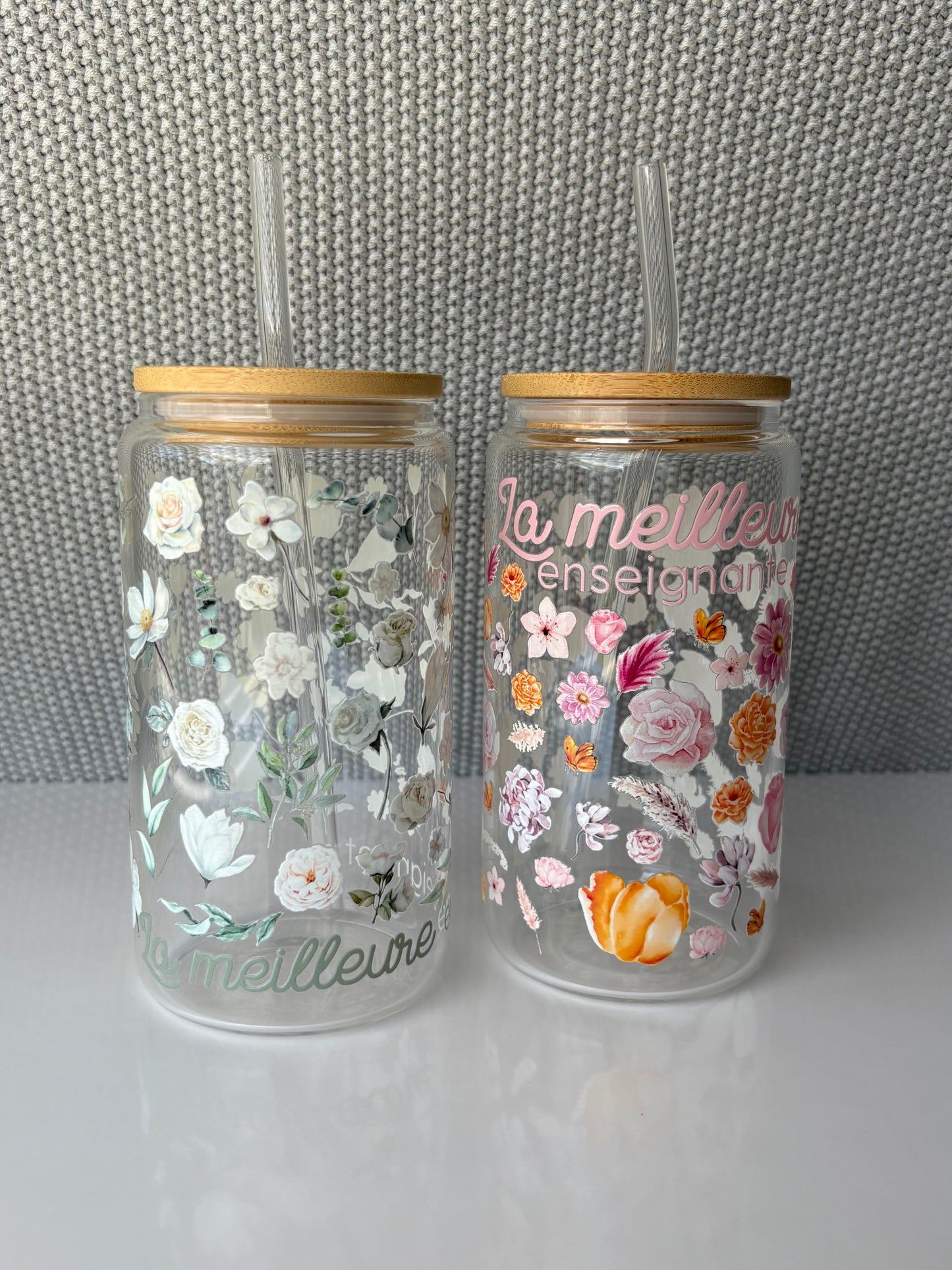 Tumbler en verre avec couvercle et paille (16 oz) -La meilleure enseignante sauge 🌿