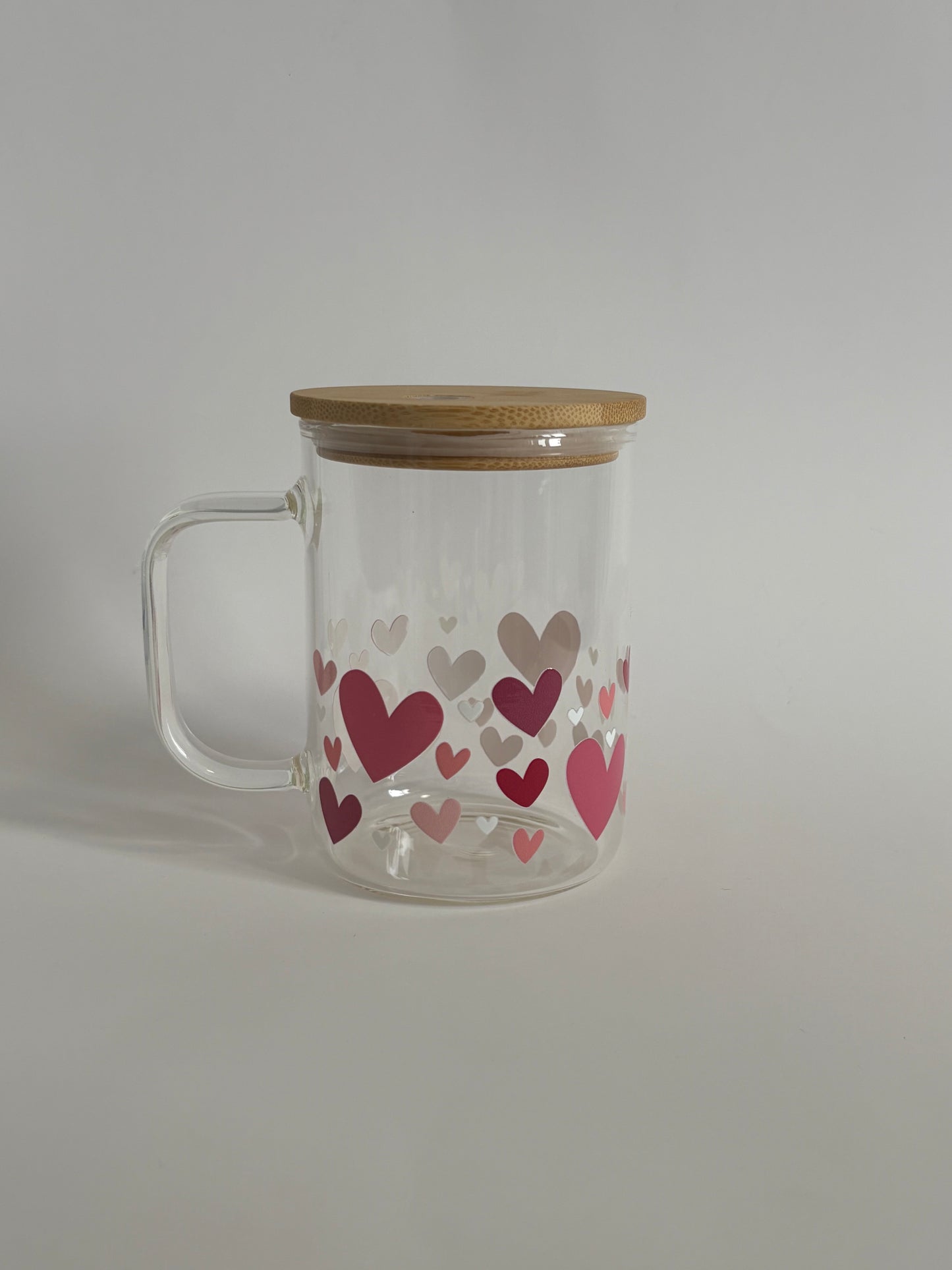 Tasse en verre avec couvercle et paille (17 oz) - Hearts ❤️