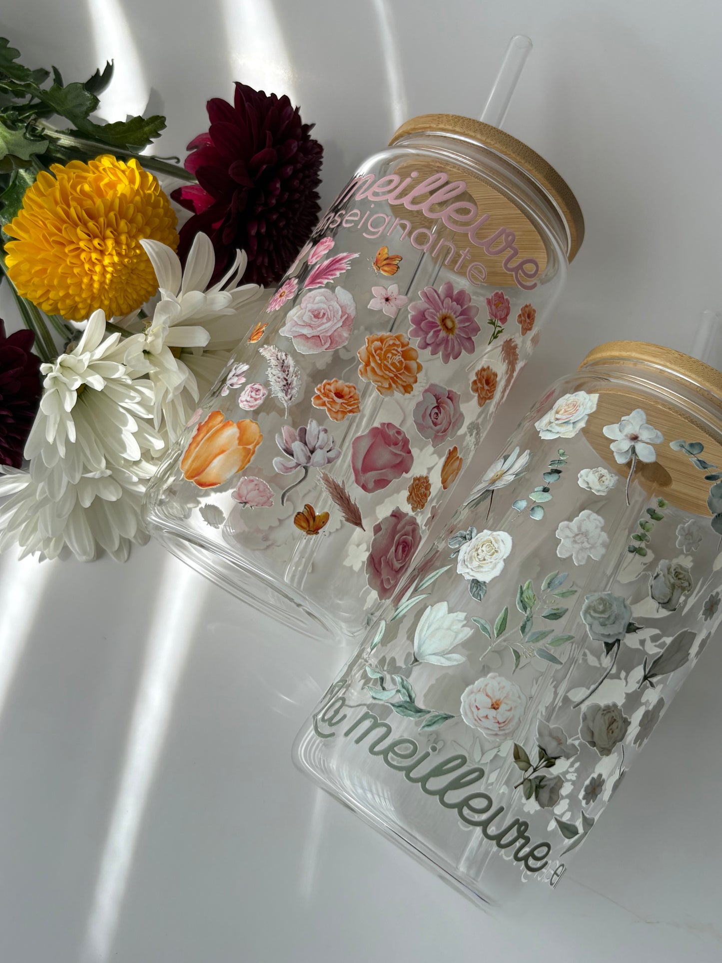 Tumbler en verre avec couvercle et paille (16 oz) -La meilleure enseignante sauge 🌿