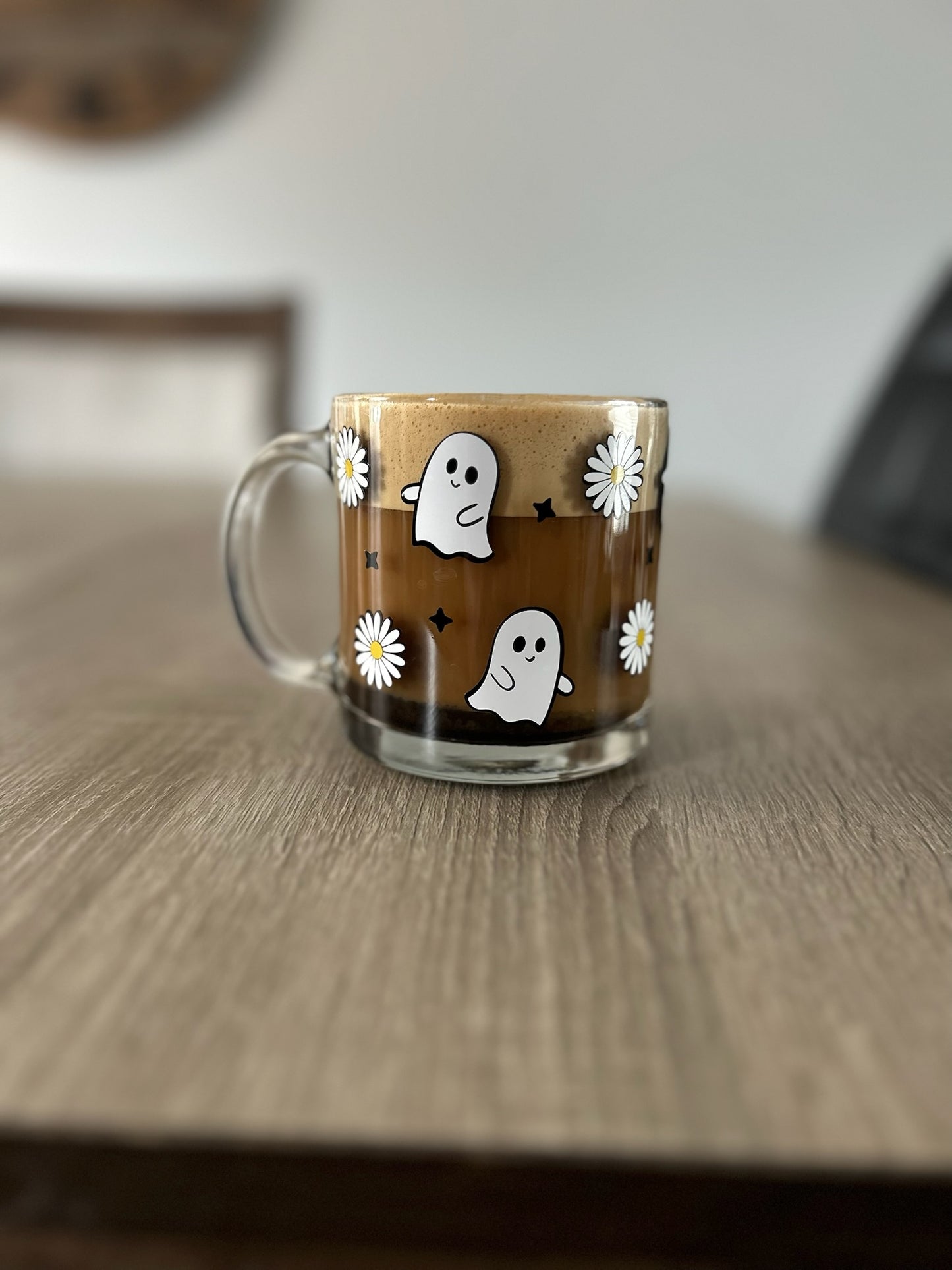 Tasse en verre avec couvercle et paille (17oz)- Fantômes & marguerites 👻