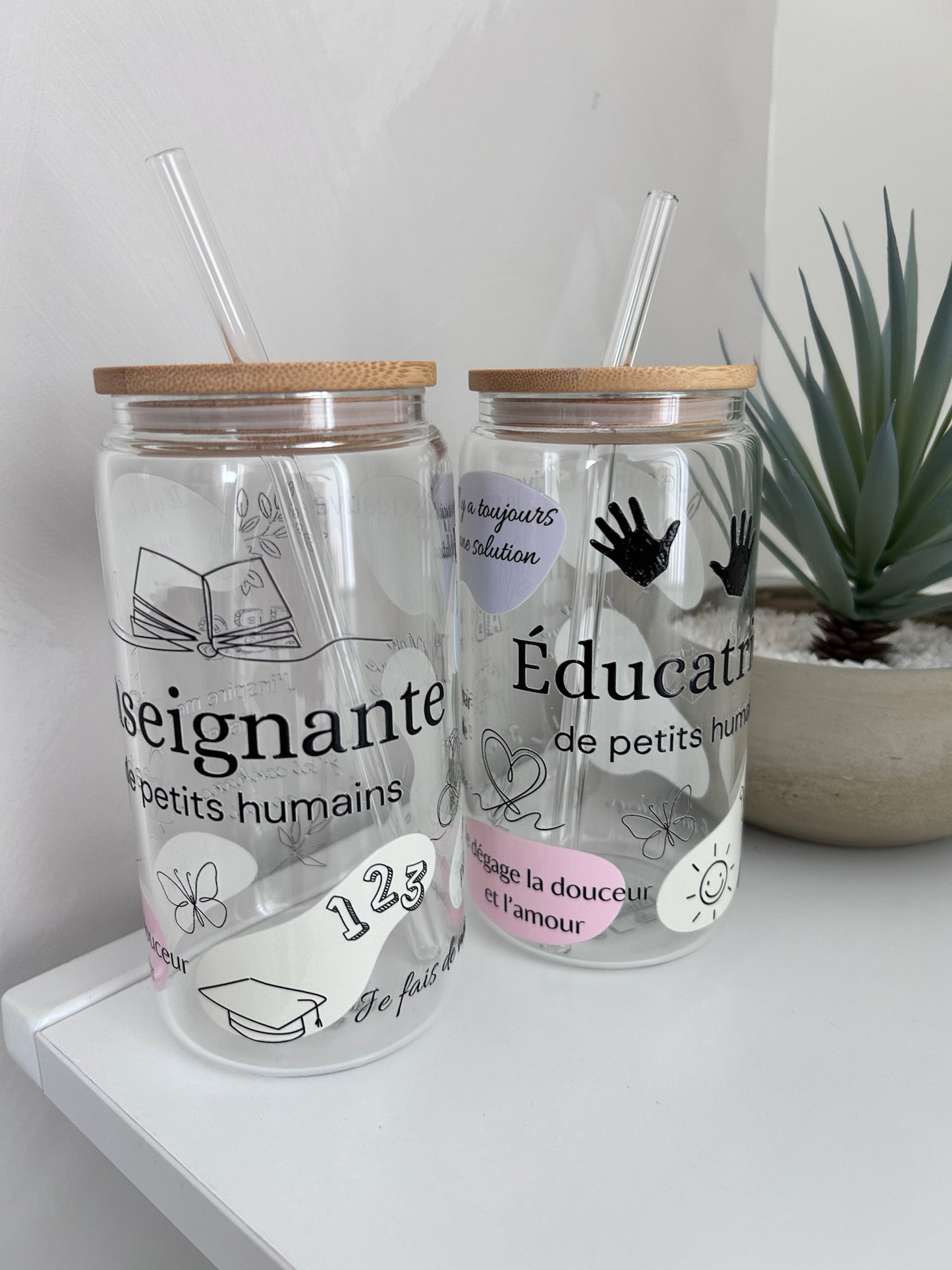 Tumbler en verre avec couvercle et paille (16 oz) - Éducatrice de petits humains 👩‍🏫